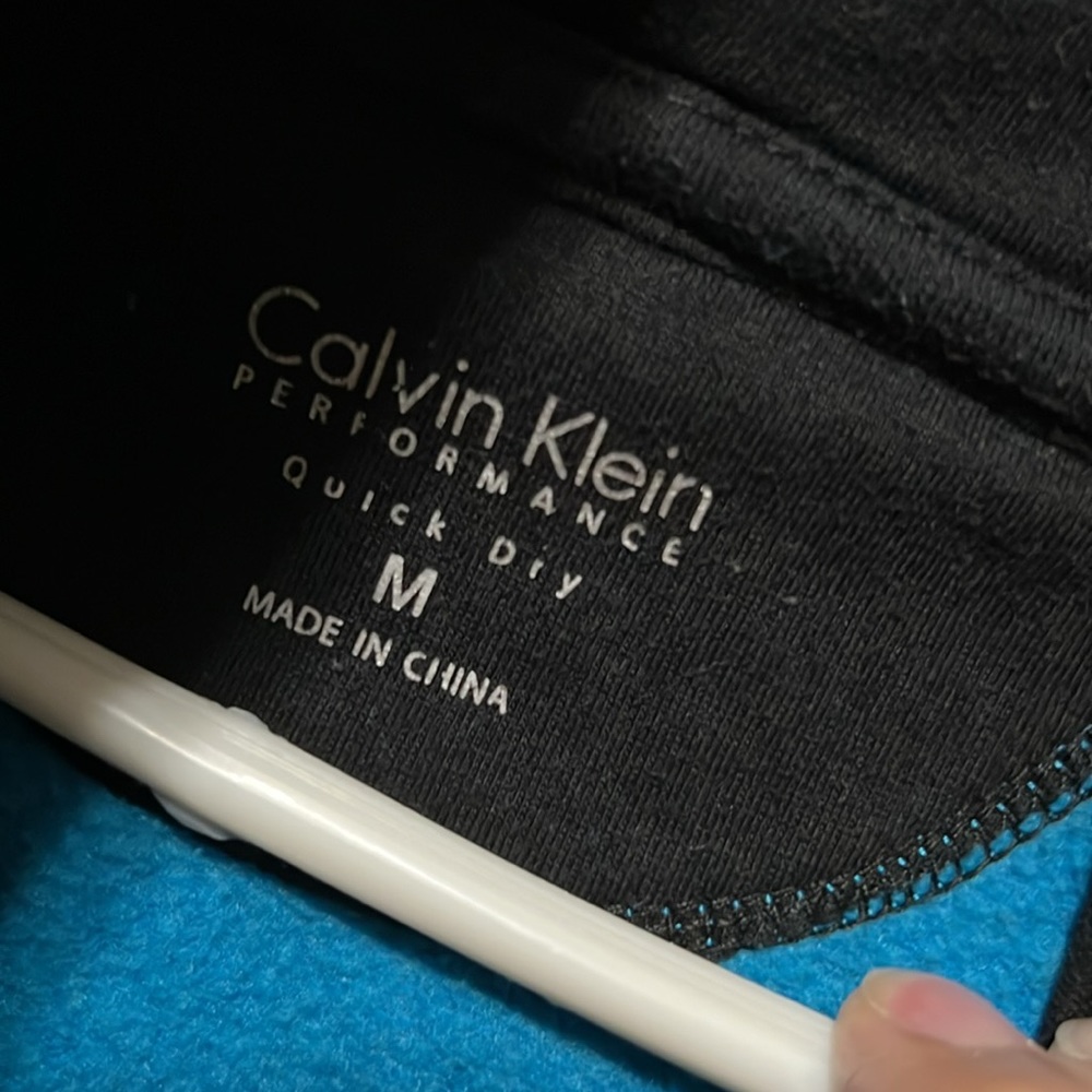 Calvin Klein Without Hoodie - Picture 2 of 4